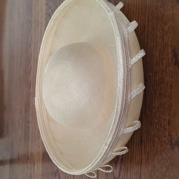Vtg Chic Old Money Cream Sculptural Wide Brim Accents Straw Hat - Picture 5 of 8